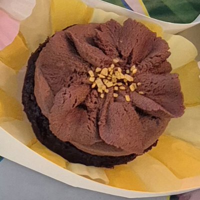 6 Pack GF Chocolate or Vanilla Cupcakes 