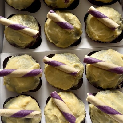 UBE CUPCAKES W CHANTILLY