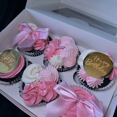 6 Count Custom Cupcakes