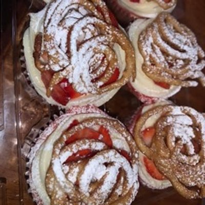 Strawberry Funnel Cake Cupcakes(12)