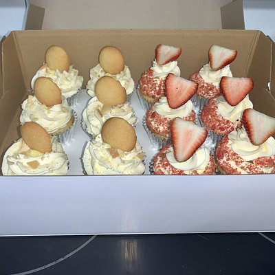 Banana Pudding/Strawberry Shortcake Cupcakes 12 Ct. 