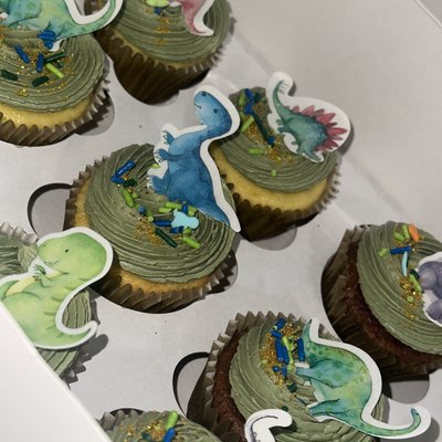 Custom Decorate Cupcakes 