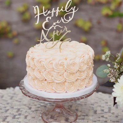 8” Rosette Cake (serves 20 Guests)
