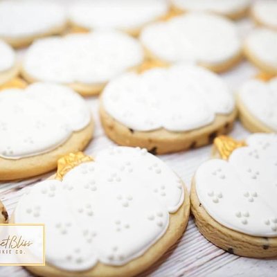 Pumpkin With Gold And Dot Details Cookie Set