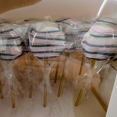 Custom Cake Pops (Flat Bottom)