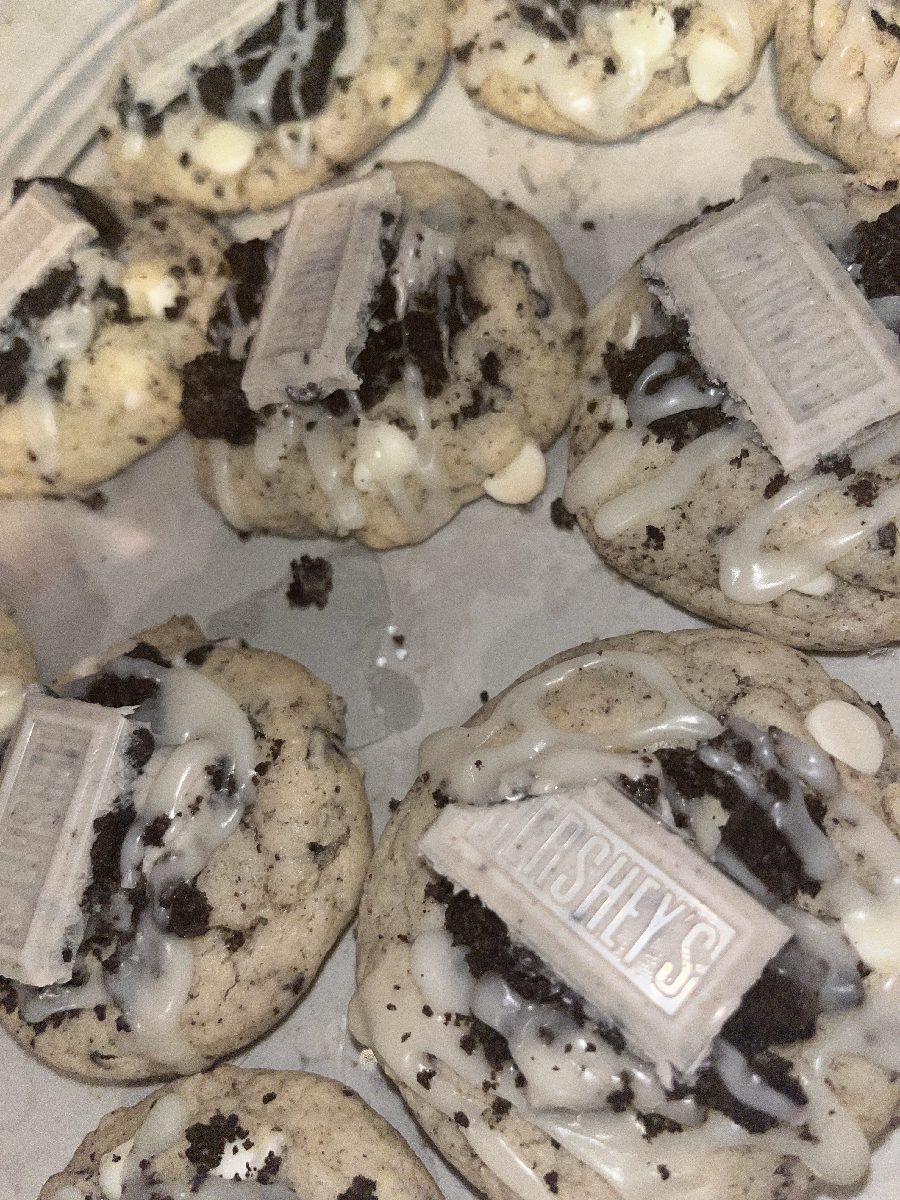 COOKIES N CREAM COOKIES