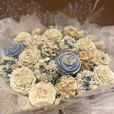 Floral Bouquet (per 18 Cupcakes) 