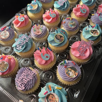 Mini Cupcakes (Sold By 2 Dozen)