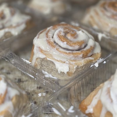 Cinnamon Rolls 4 Count