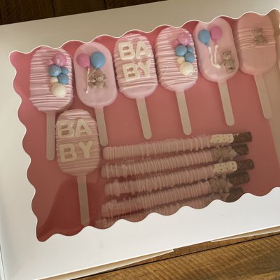 Themed Cakesicles