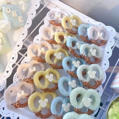 Pretzel Twists