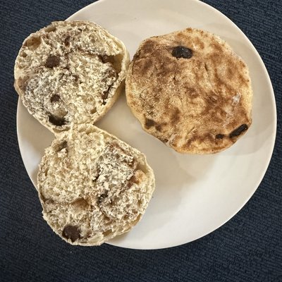 Croanie’s Cinnamon Raisin English muffin 