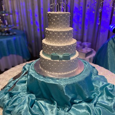 4-Tier Wedding Cake (Servings Vary)