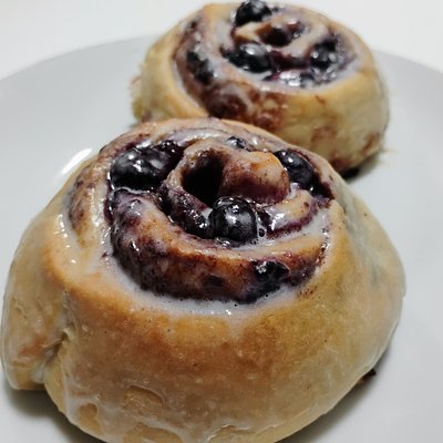 6 ct Blueberry Cinnamon Rolls 