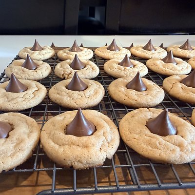Peanut Butter Blossom Cookies