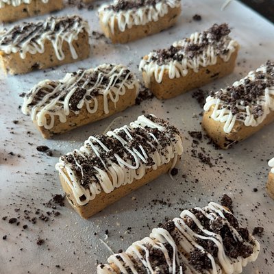 Peanut Butter Cookies And Cream 🖤🤍