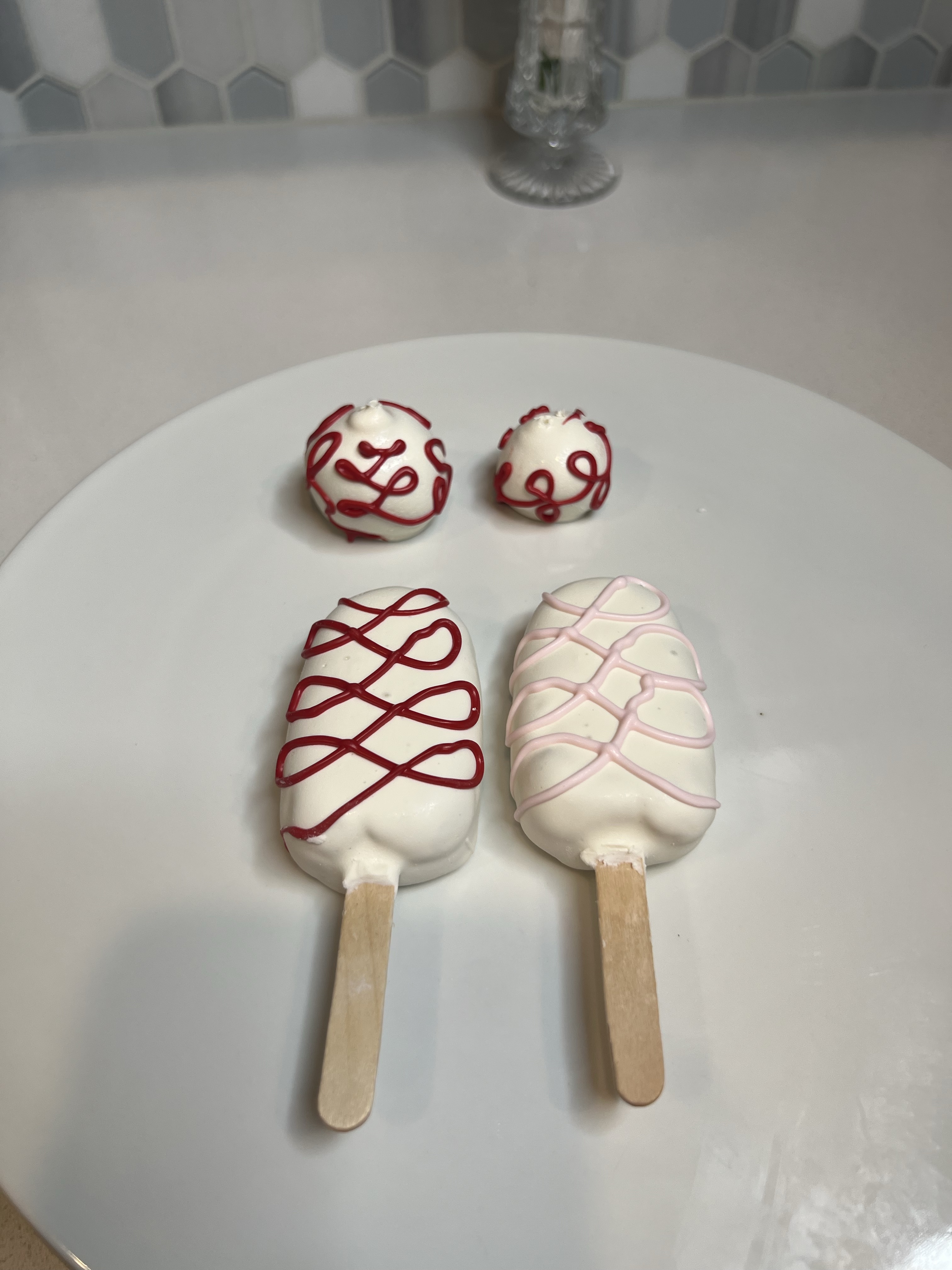 Cakesicles 