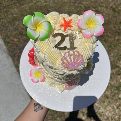 6 Inch Vintage Heart Cake