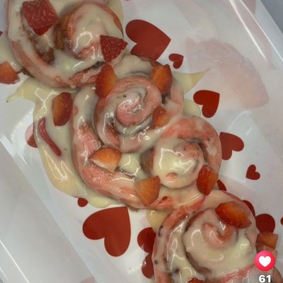 Strawberry Cinnamon Rolls