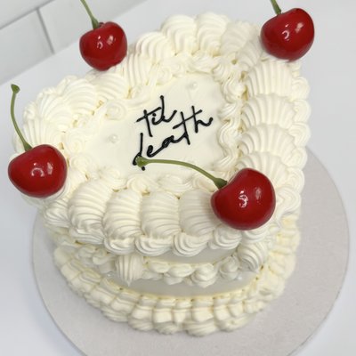 4 Inch Heart Cake (can feed 4-6) 
