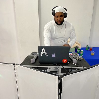 DJ Services (4 Hour min)