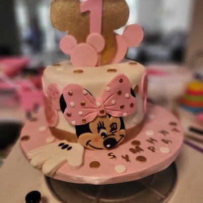 Minnie Mouse Cake