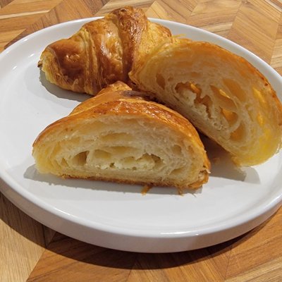 Sourdough Cream Cheese Croissants - 6ct