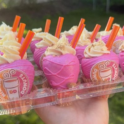  Cheesecake Stuffed Strawberries 