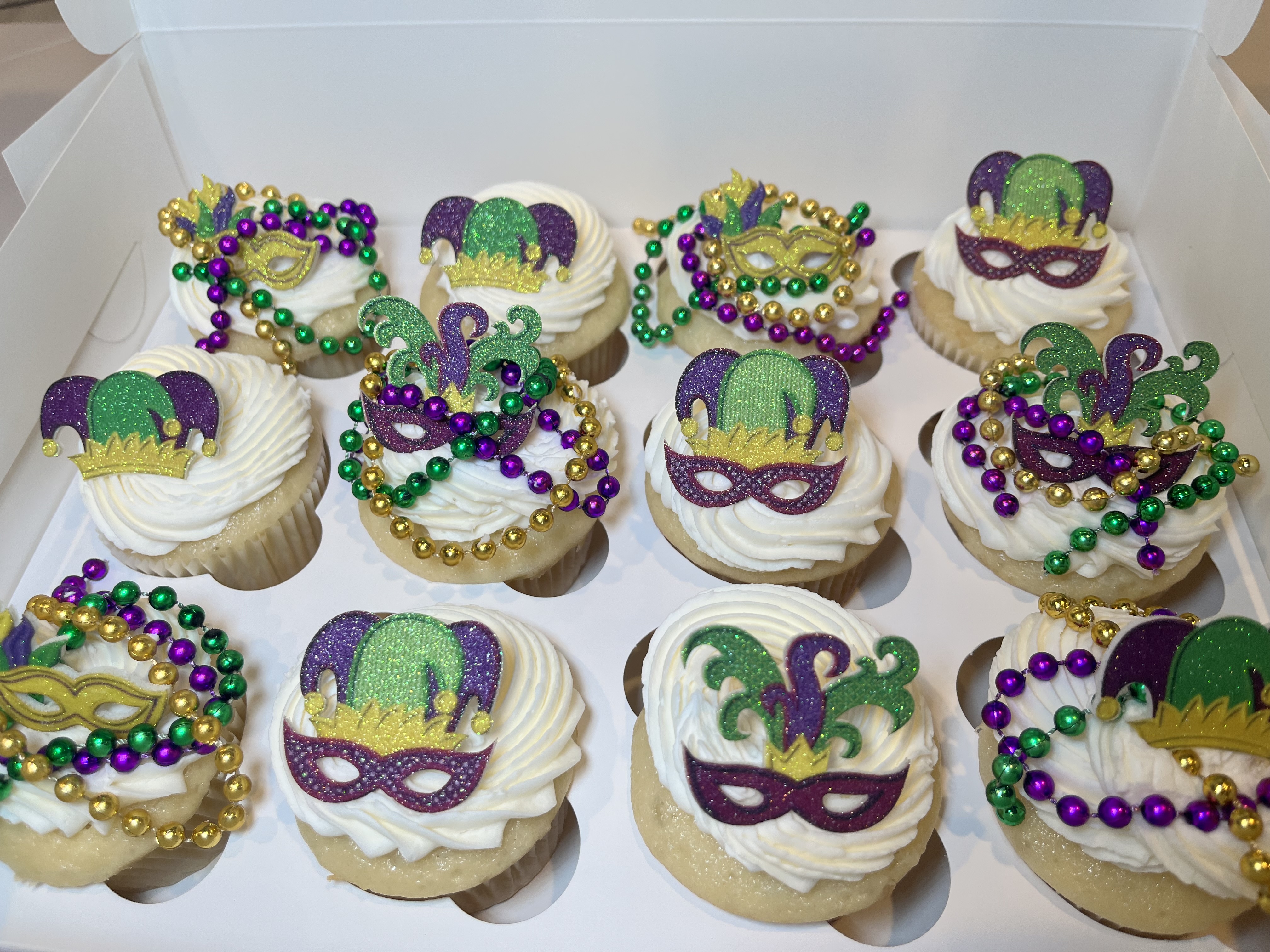 Lux Custom Cupcakes 