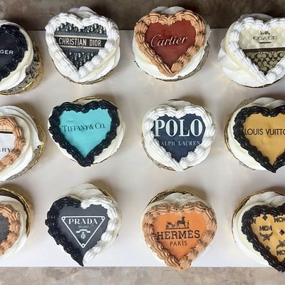 Designer Cupcakes (12)w/ Chocolate Hearts