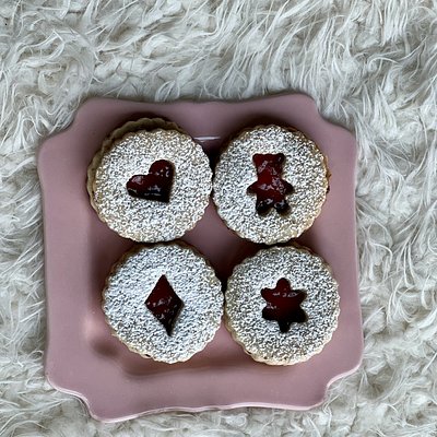 20 CT Shortbread Linzer Cookies 