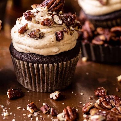 Chocolate Bourbon Pecan Pie Cupcakes