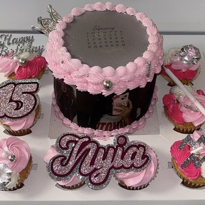 Bento Box 5 Inch 8 Cupcakes