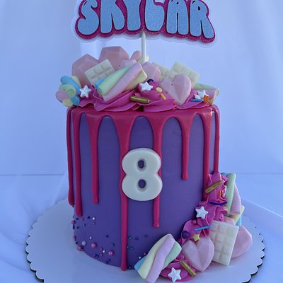 Marshmallow Drip Cake 