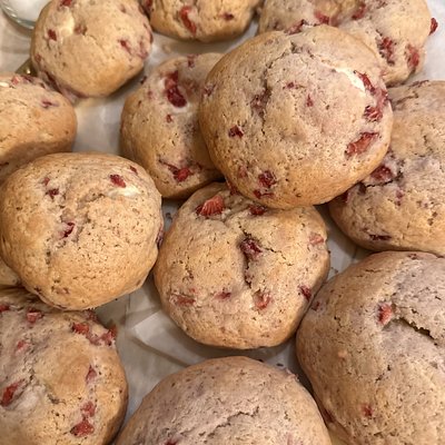 Strawberry Cheesecake Cookies