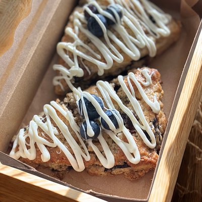 (4) Sourdough Blueberry & White Chocolate Scones 
