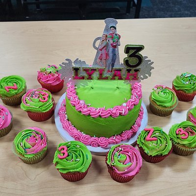 6 Inch Cake and Cupcakes