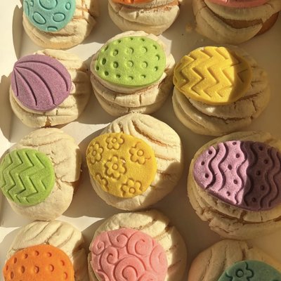 Egg Hunt Themed Mini Conchas 