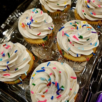 Funfetti Cupcakes 12ct 