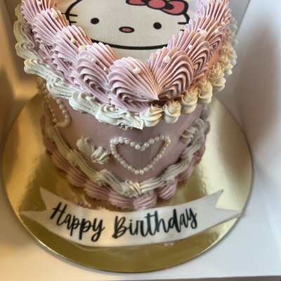 6” Heart Vintage Cakes