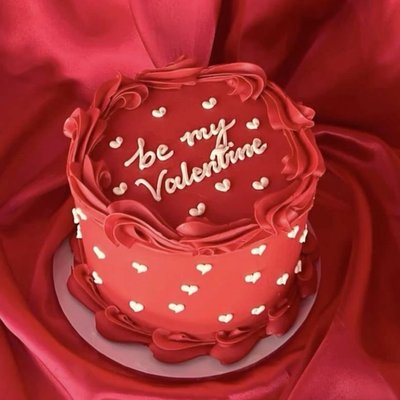 6” Heart Cake🤍 ( Serves 6-8)