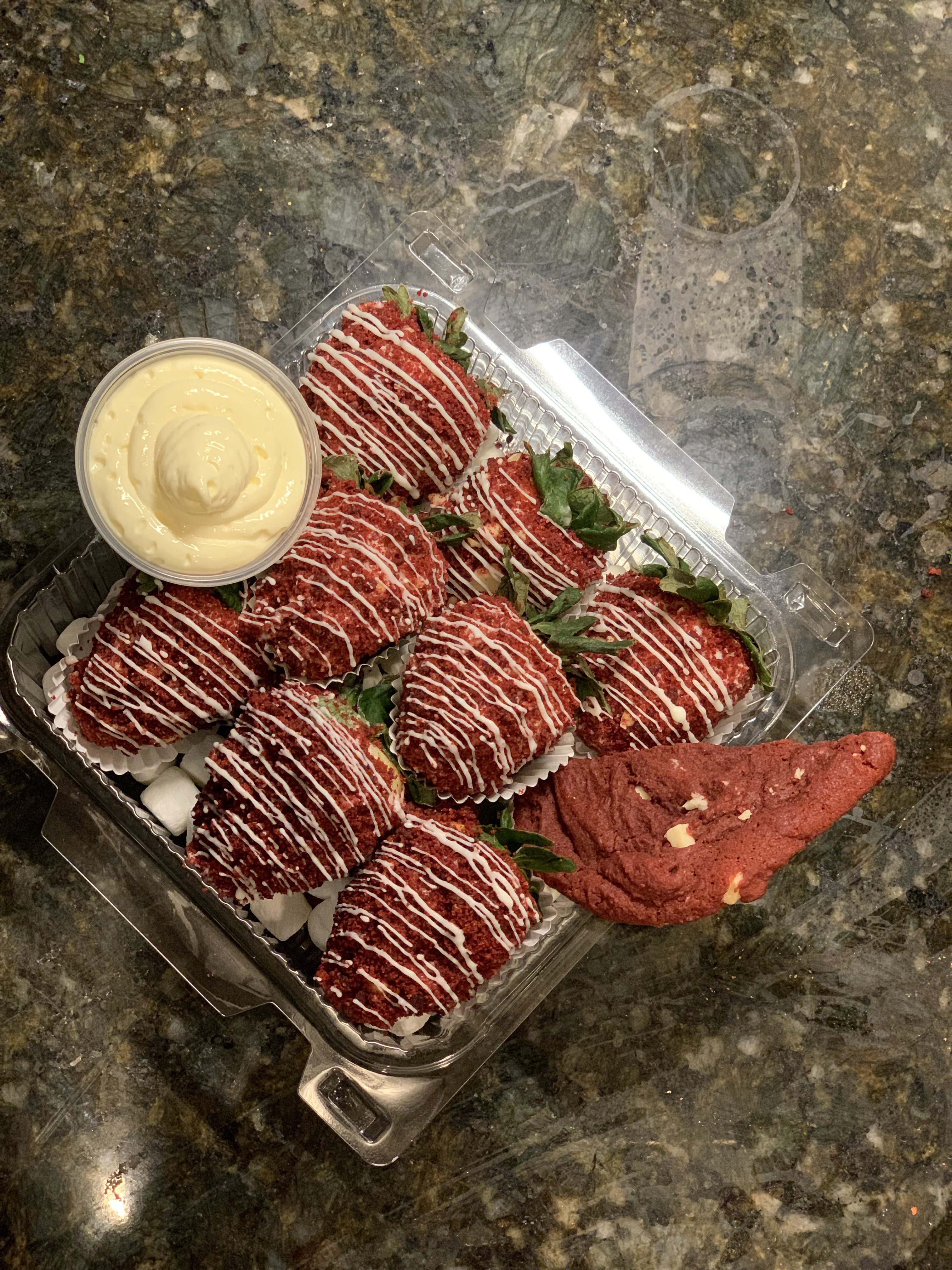 Cheesecake Stuffed Strawberries 