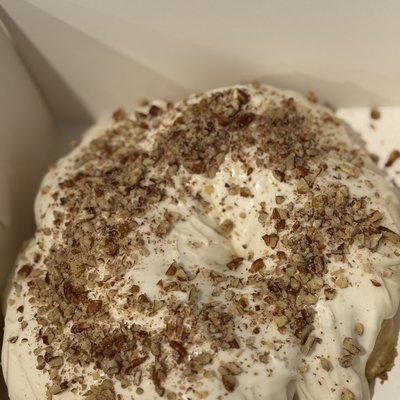 Pecan Praline & Cream Cheese King Cake Mini (8in)