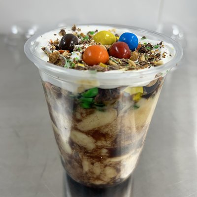 16oz M&M’s Banana Pudding