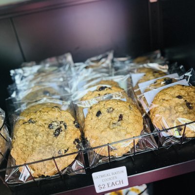 1 Dozen Oatmeal Raisin Cookies 