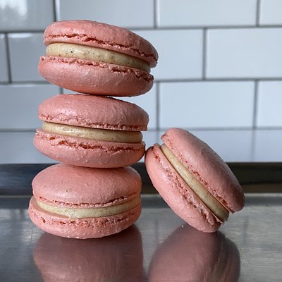 Pumpkin Spice Macaron
