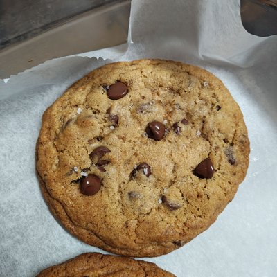 XL Chocolate Chip Cookies