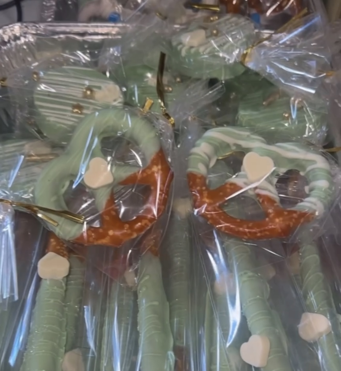 Chocolate Covered Pretzels (1/2 Dozen)