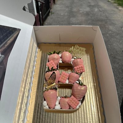Small Letter Strawberry Box