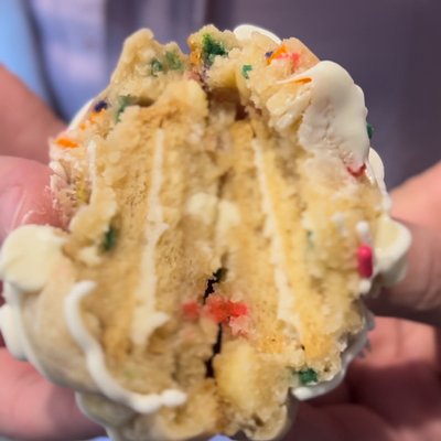 Funfetti Oreo Stuffed(sugar cookie base)